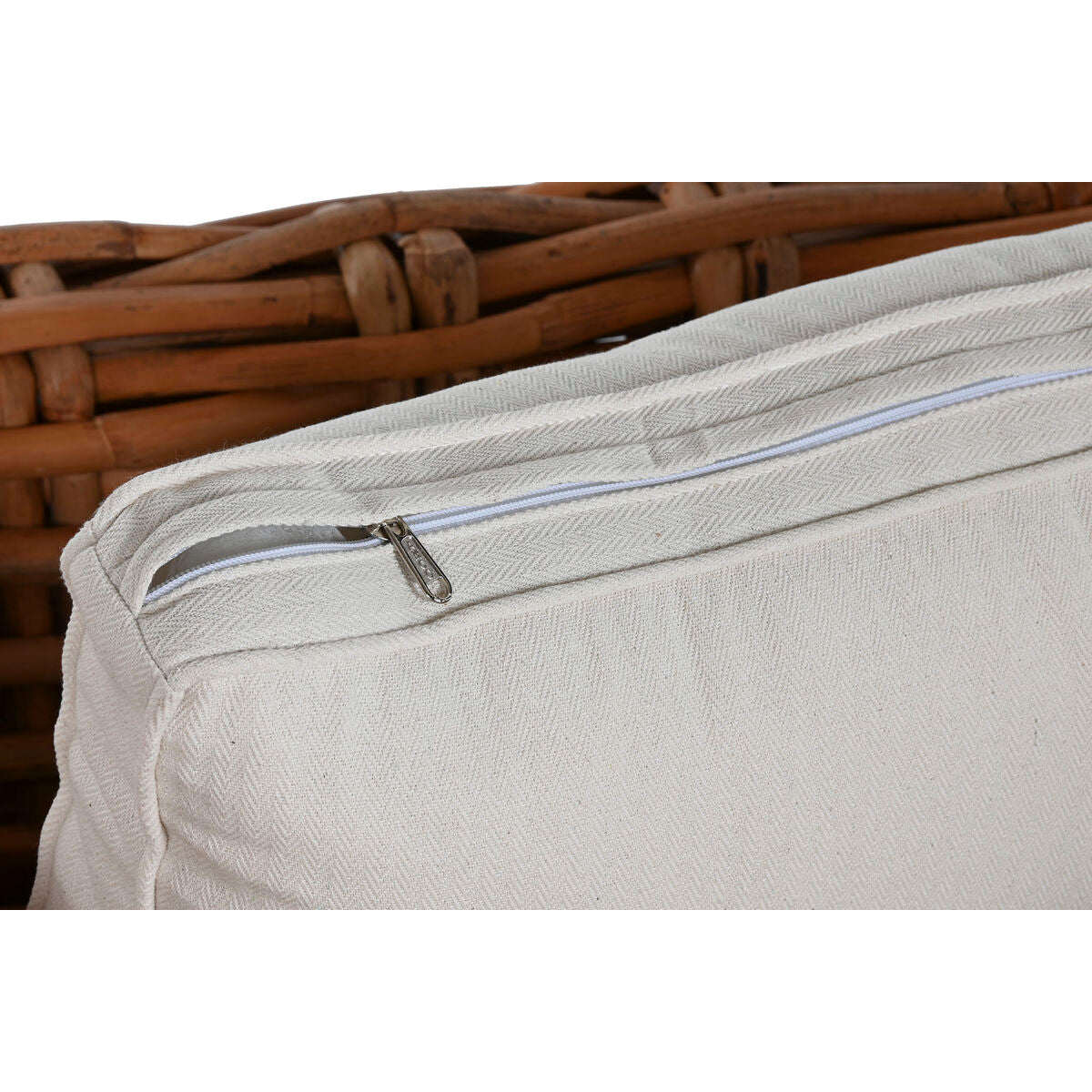 V2HD617BB00A0CF14BFFA4B3B53A9E0EA89R7803972P4
